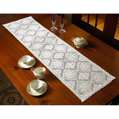 3 of 18:Chemin de table en dentelle vintage au crochet avec étoiles 