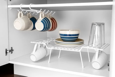 5 of 7:Home Basics Estante para tazas debajo del estante 