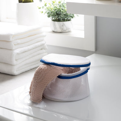 3 of 5:Woolite Mesh Bra Wash Bag 