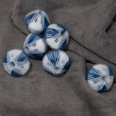 3 of 4:Lot de 6 boules de lavage géantes Woolite pour éliminer les peluches et les poils 