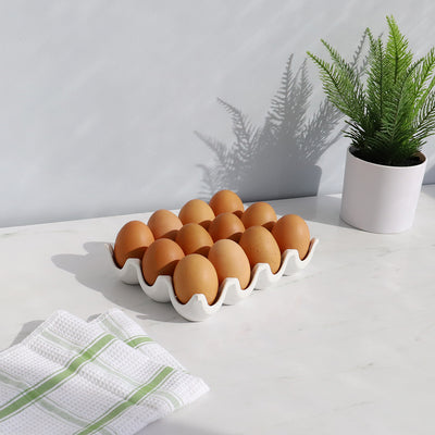 4 of 4:Plateau à œufs en céramique à 12 compartiments Home Basics, blanc, 7,3 x 5,5 x 1,65 pouces 