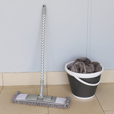 4 of 4:Home Basics Chevron Trapeador extensible de chenilla multiusos con mango telescópico, gris 