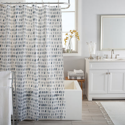 2 of 3:Cortina de ducha de PEVA con diseño de patrón de motas de Bath Bliss en azul 