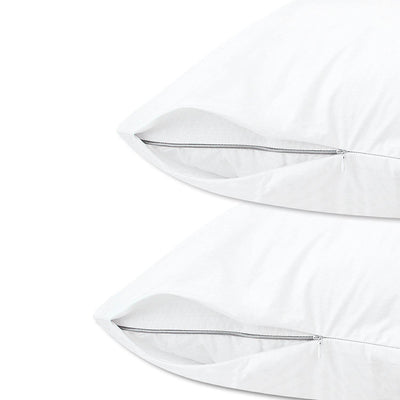 1 of 12:Paquete de 2 protectores de almohada impermeables con cremallera Premius, blanco 