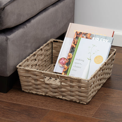 4 of 4:Grand panier en rotin synthétique avec poignées découpées Home Basics, taupe 