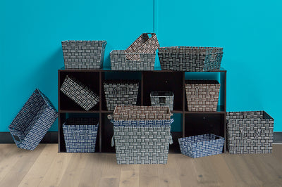4 of 5:Grand bac de rangement Home Basics à rayures et sangles tissées, gris 