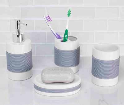 2 of 4:Ensemble d'accessoires de bain Home Basics 4 pièces avec poignée en caoutchouc 