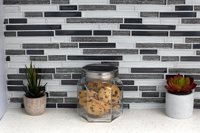 3 of 3:Conceptos básicos del hogar 26 oz. Bote de vidrio hexagonal pequeño, transparente 
