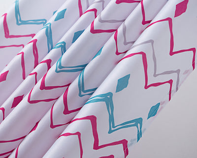 3 of 7:Cortina de ducha clásica estampada Chevron, multicolor, 70 x 72 pulgadas 