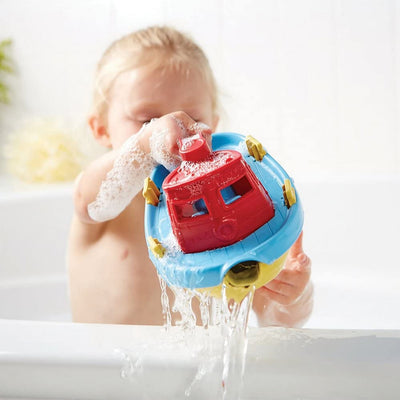 2 of 4:Green Toys Scoop and Pour Fun Mon premier remorqueur classique, rouge 
