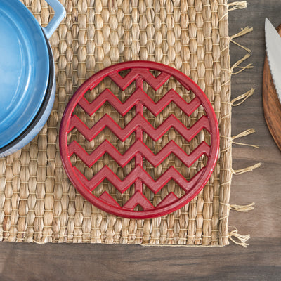 7 of 8:Dessous de plat en fonte à chevrons Home Basics, rouge, 20 x 13 cm 