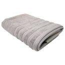 1 of 1:Serviette de bain double épaisseur Feather and Stitch, 27 x 54 pouces, argent 