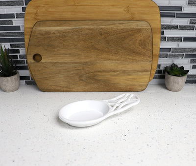 9 of 9:Home Basics Iris Collection Reposacucharas de hierro fundido, color blanco 