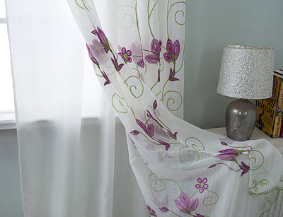 7 of 8:Panel doble con bordado floral Vittoria con cenefa adjunta, morado, 54 x 84 pulgadas 